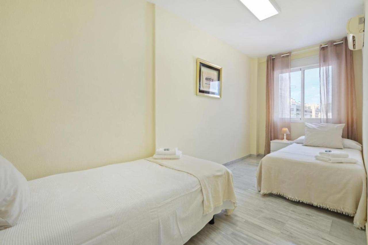 Apartamento En Calle Cuarteles De Dos Habitaciones Malaga Exterior photo