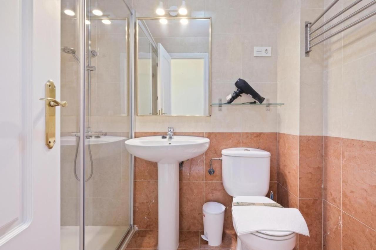 Apartamento En Calle Cuarteles De Dos Habitaciones Malaga Exterior photo